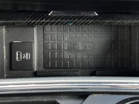 Used 2022 Ford F250 Platinum w/ FX4 Off-Road Package AWD/4WD image 21