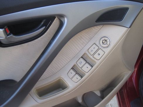 Used 2012 Hyundai Elantra GLS w/ Preferred Pkg 3 FWD image 18