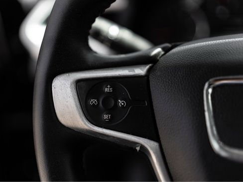 Used 2017 GMC Acadia SLE w/ Driver Alert Package I FWD image 17