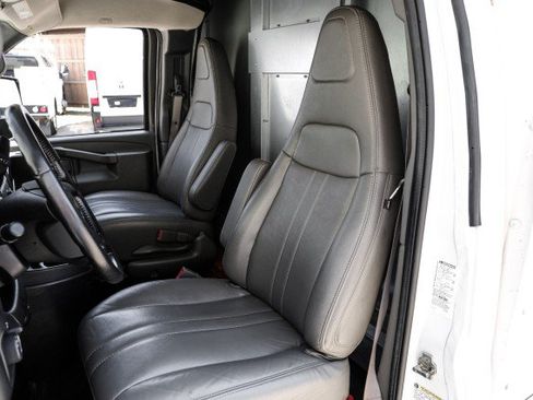 Used 2021 Chevrolet Express 3500 w/ Power Convenience Package RWD image 3