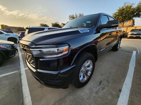 Used 2025 RAM 1500 Big Horn AWD/4WD image 3