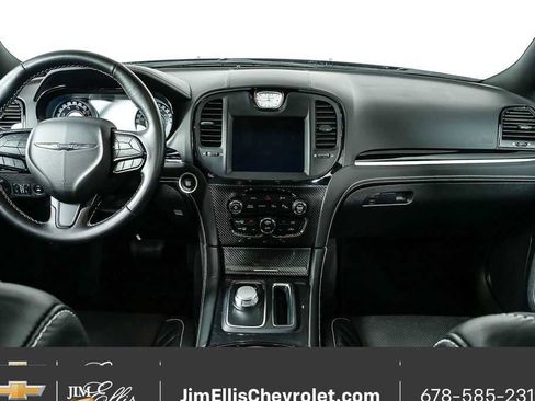 Used 2023 Chrysler 300 C image 21