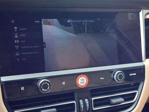 New 2026 Porsche Macan image 19