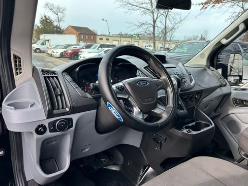 Used 2017 Ford Transit 350 XLT image 9