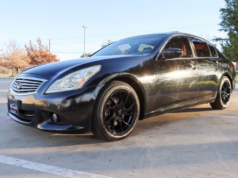 Used 2011 INFINITI G37 Journey w/ Premium Pkg image 3