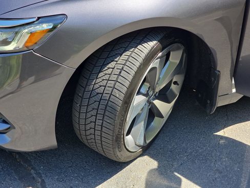 Used 2018 Honda Accord Touring image 31