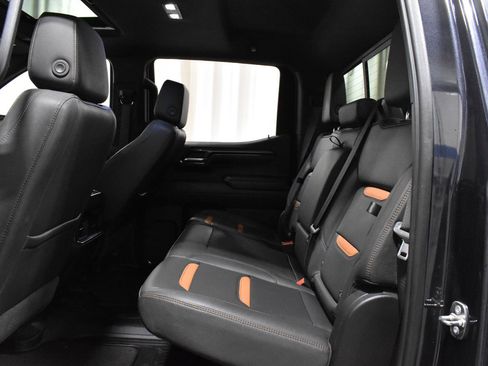 Used 2022 GMC Sierra 1500 AT4 w/ AT4 Preferred Package image 9