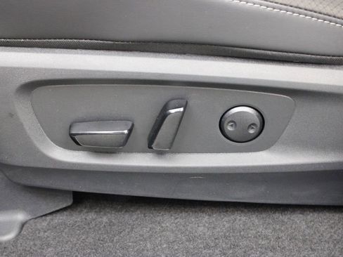 New 2026 Nissan Pathfinder SL FWD image 17