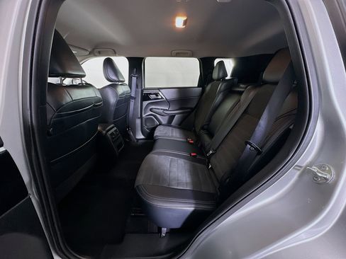 Used 2024 Mitsubishi Outlander SE image 29