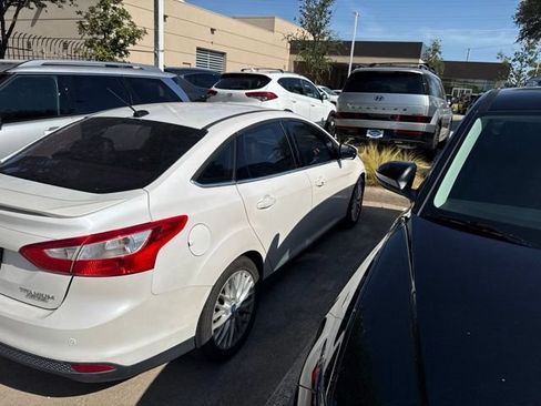 Used 2013 Ford Focus Titanium FWD image 3