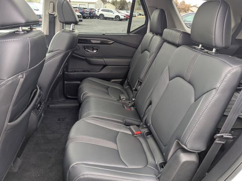 Used 2023 Honda Pilot Touring image 33