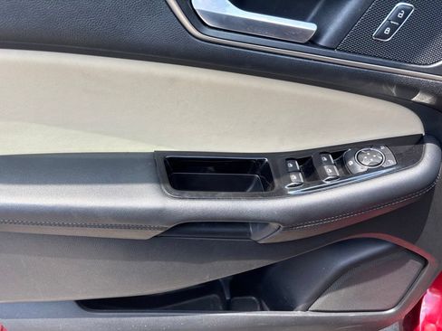 Used 2016 Ford Edge SEL w/ Equipment Group 201A FWD image 11