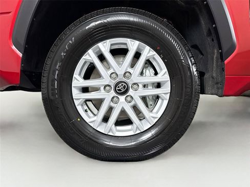 Used 2025 Toyota Tundra SR5 w/ SR5 Premium Package AWD/4WD image 42