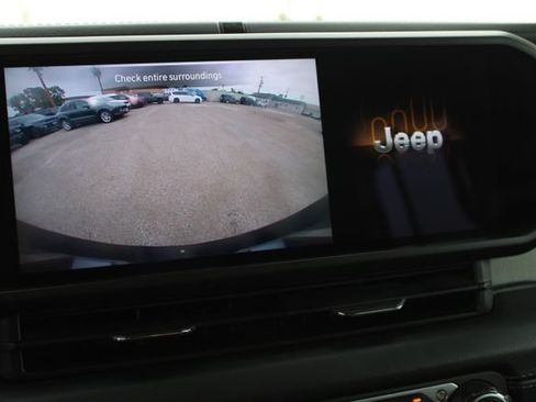 Used 2024 Jeep Wrangler Unlimited Sahara AWD/4WD image 33