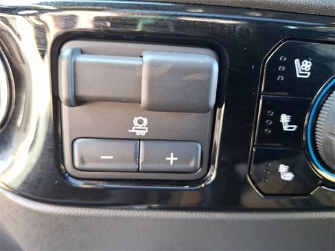 Used 2025 Chevrolet Silverado 1500 ZR2 w/ Technology Package image 25