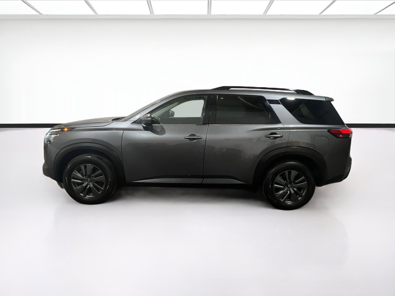 Used 2023 Nissan Pathfinder SV AWD/4WD image 22