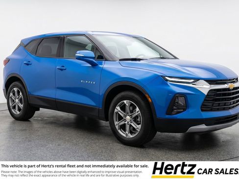 Used 2025 Chevrolet Blazer LT FWD image 1