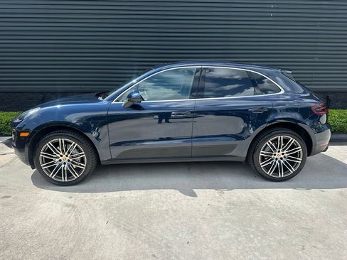 Certified 2018 Porsche Macan S AWD/4WD image 2