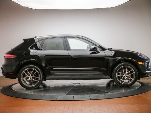 Certified 2026 Porsche Macan AWD/4WD image 8