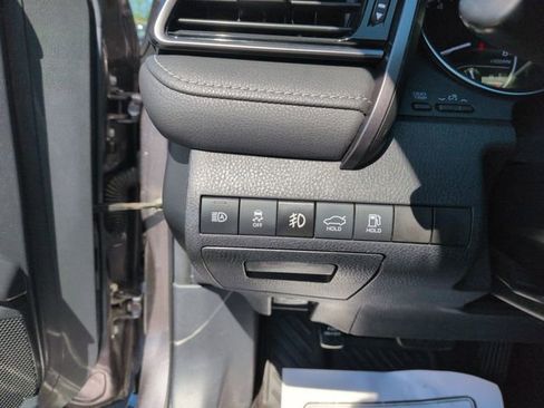 Used 2019 Toyota Camry SE FWD image 20