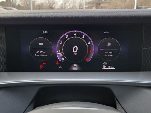 Certified 2025 Volkswagen Tiguan SE image 25