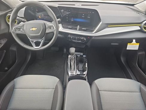 New 2026 Chevrolet Trax LT w/ LT Convenience Package FWD image 20