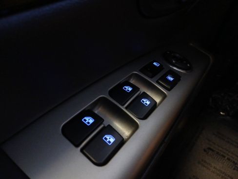 Used 2012 Hyundai Santa Fe Limited w/ Navigation Pkg 4 image 17