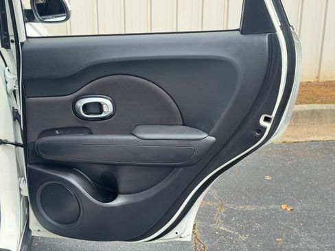 Used 2016 Kia Soul + FWD image 36