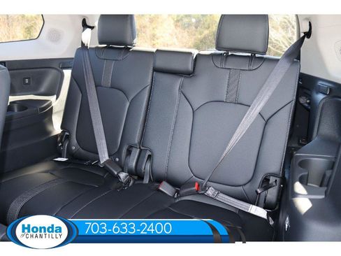 New 2025 Honda Pilot Touring image 29