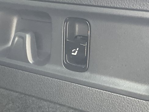 Certified 2025 Mercedes-Benz GLC 300 4MATIC image 12