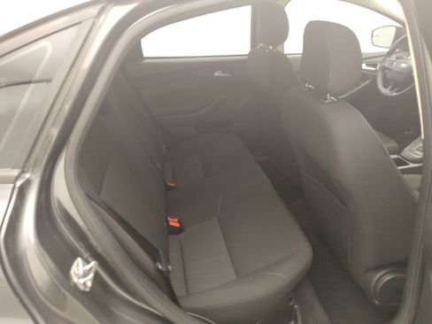Used 2018 Ford Focus SE w/ Interior Protection Package FWD image 19