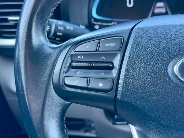 Used 2024 Hyundai Venue SEL FWD image 16