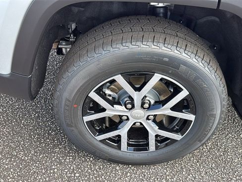 New 2025 Jeep Grand Cherokee Limited image 10