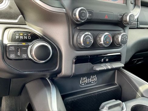 Used 2022 RAM 1500 Big Horn AWD/4WD image 32