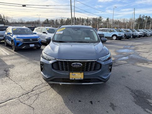 Certified 2023 Ford Escape Platinum w/ Premium Technology Package image 11