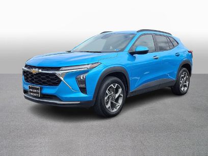 Used 2025 Chevrolet Trax LT