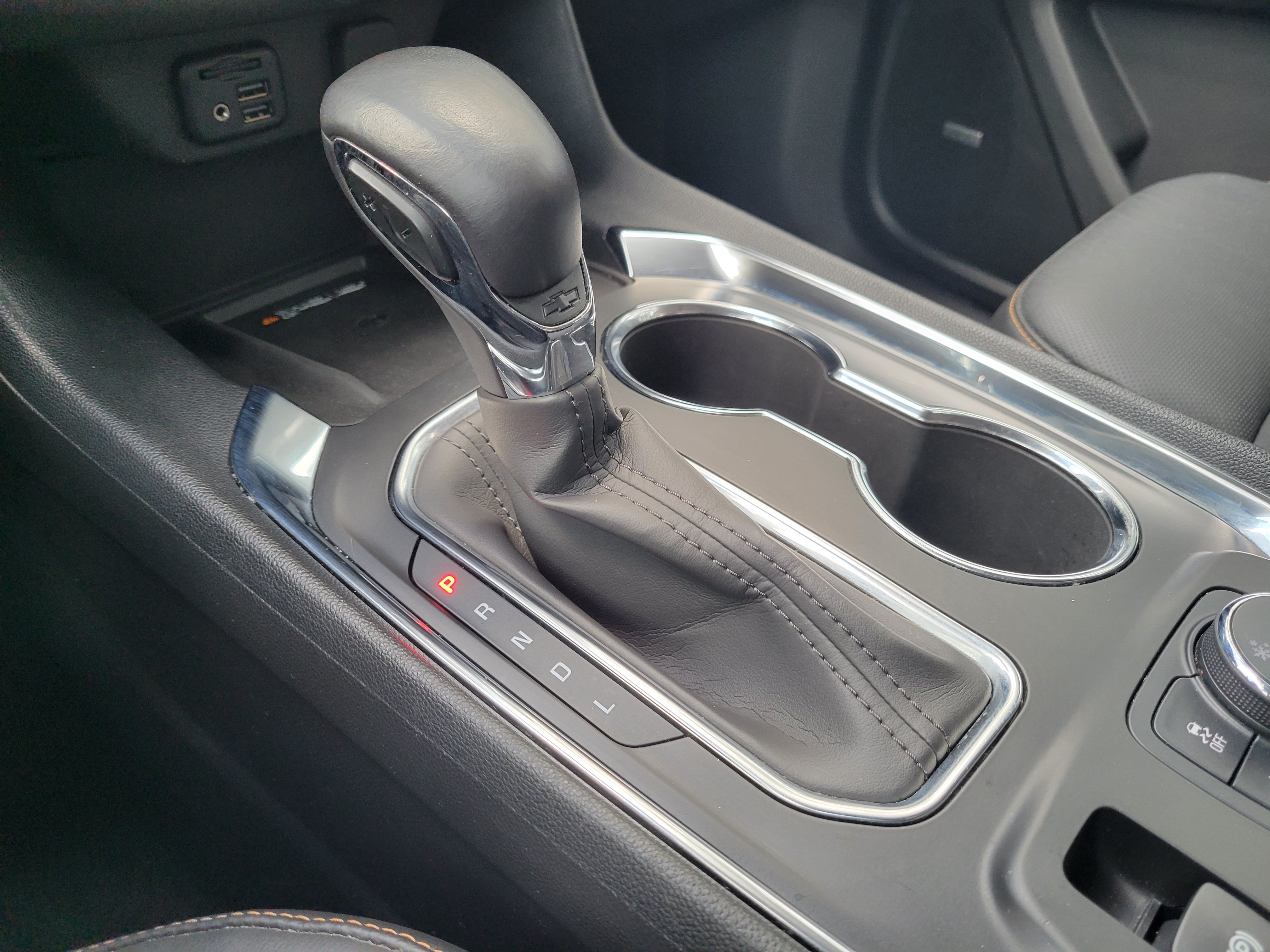 Used 2021 Chevrolet Traverse Premier w/ Redline Edition FWD image 24