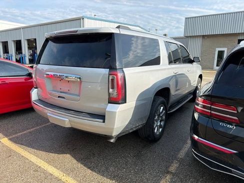 Used 2019 GMC Yukon XL Denali AWD/4WD image 5