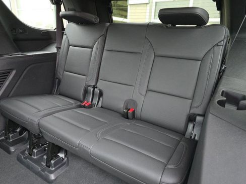 Used 2024 Chevrolet Tahoe Z71 w/ Luxury Package image 11