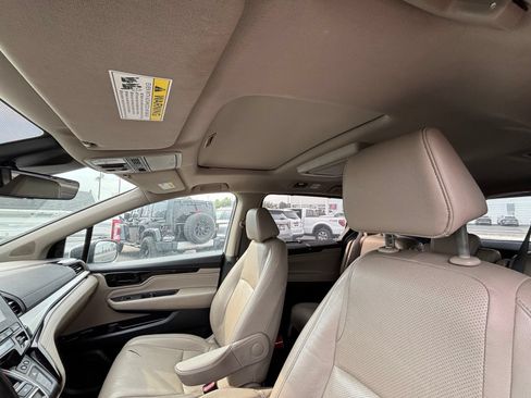 Used 2018 Honda Odyssey Elite image 11