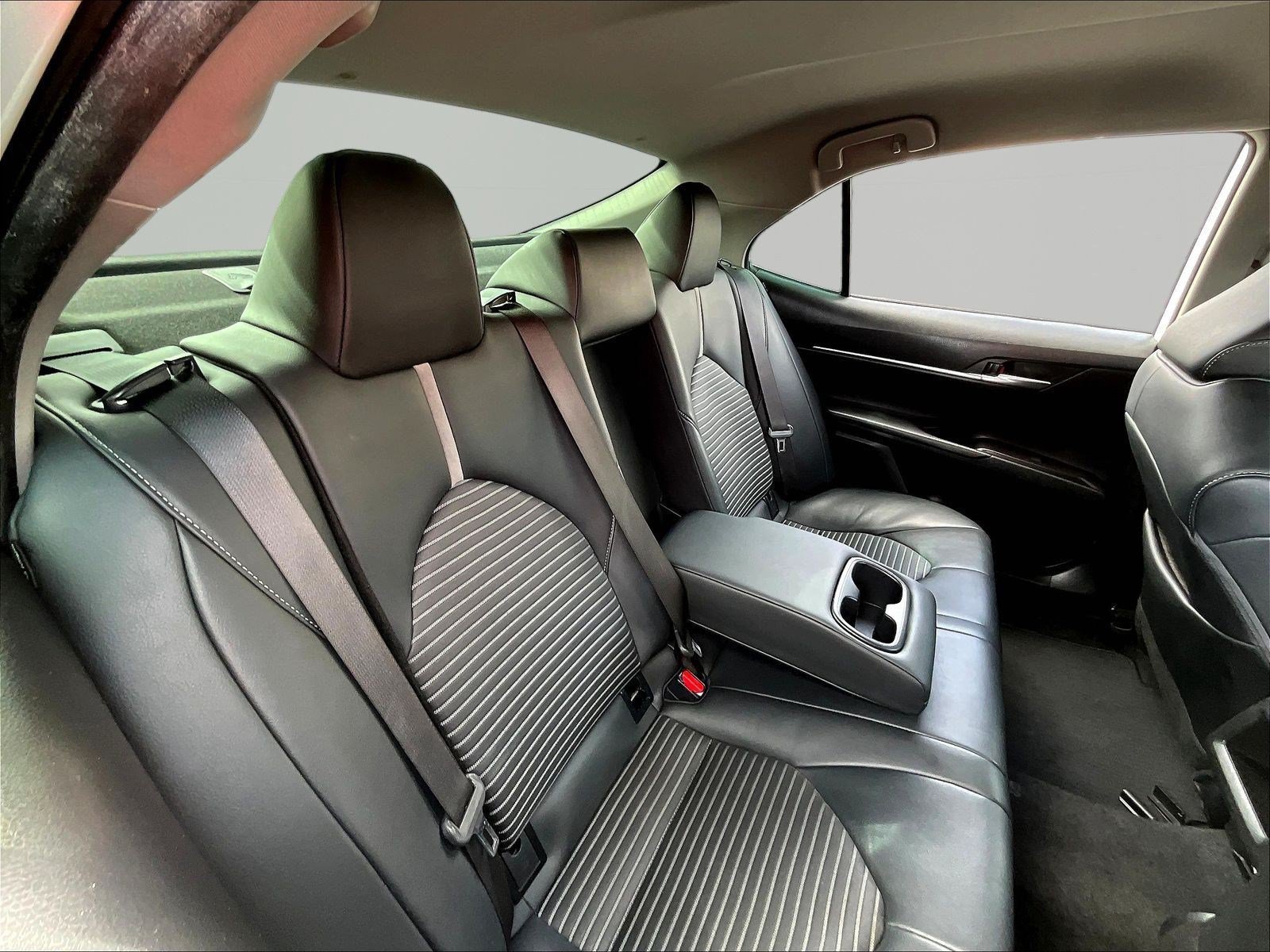 Used 2024 Toyota Camry SE FWD image 25