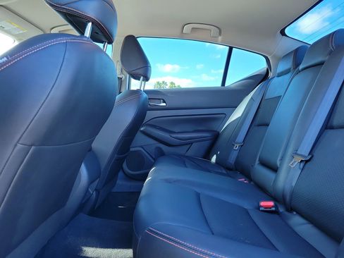 Used 2022 Nissan Altima 2.5 SR image 13