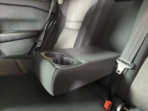 Used 2024 Nissan Rogue SV FWD image 32