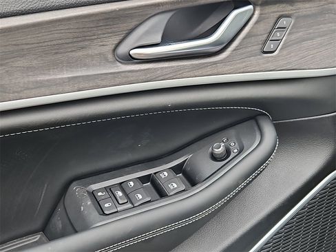 New 2026 Jeep Grand Cherokee Limited image 11