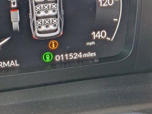 Certified 2025 Honda Pilot Black Edition image 11