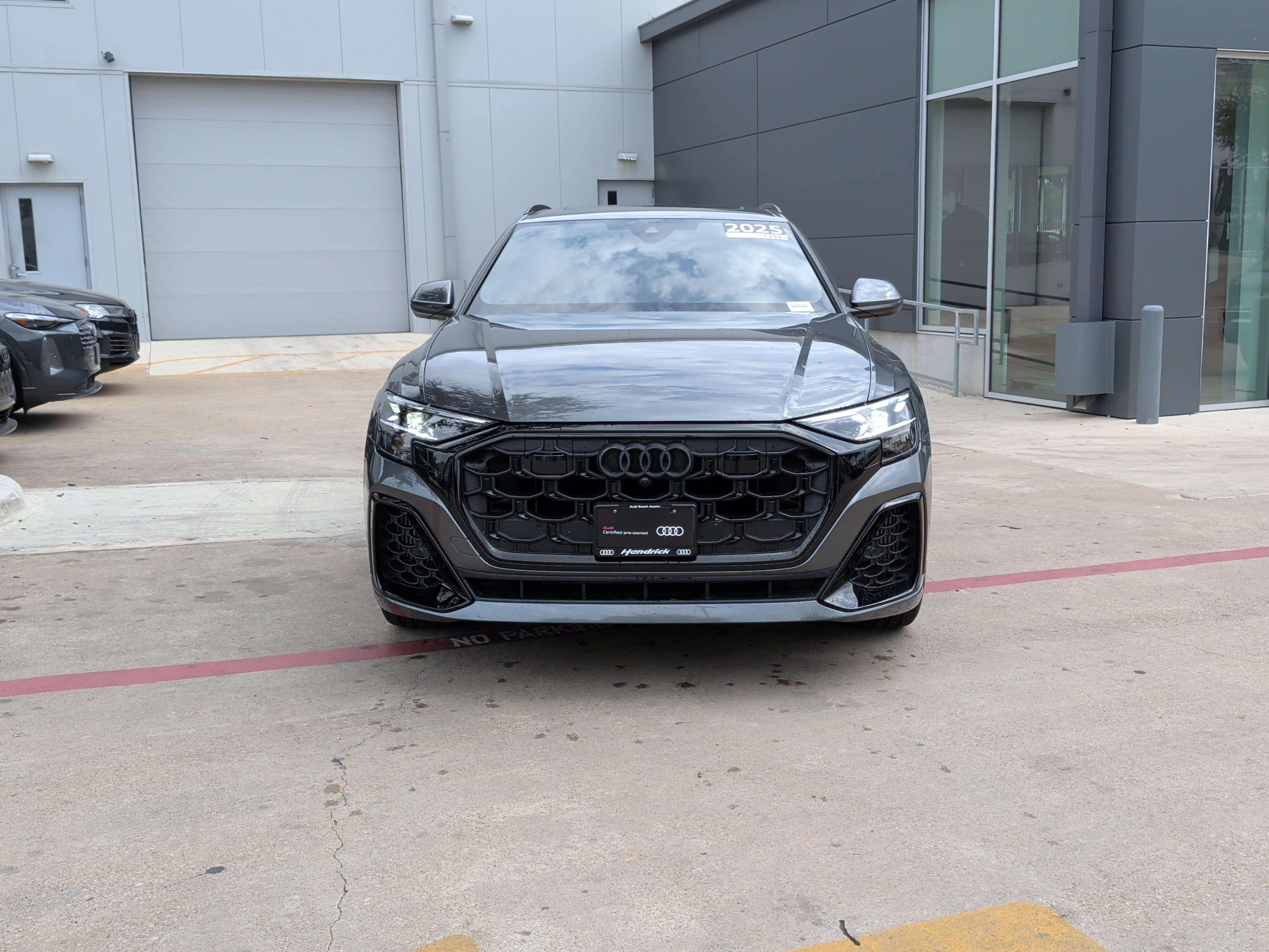 Certified 2025 Audi Q8 Prestige AWD/4WD image 3