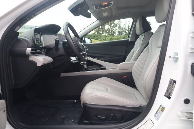 Used 2025 Hyundai Elantra Limited FWD image 12