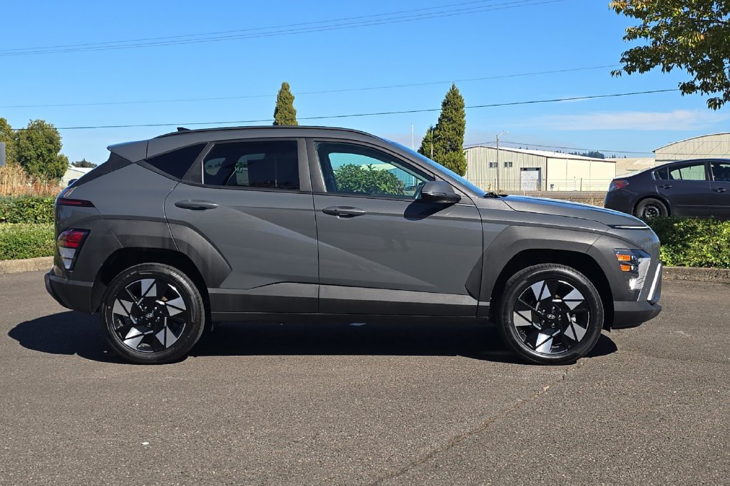 Used 2025 Hyundai Kona SEL AWD/4WD image 2