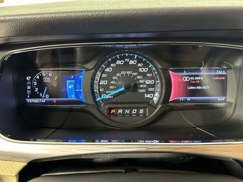 Used 2013 Ford Taurus SEL image 16