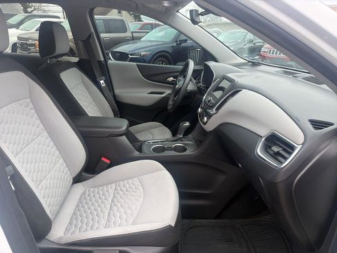 Used 2019 Chevrolet Equinox LS w/ LS Convenience Package image 18